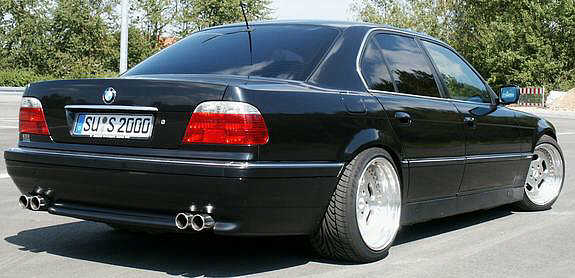 BMW_730i_E38_7.jpg